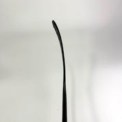 Used Right Black Bauer Vapor Hyperlite 2 | 87 Flex Mackinnon Pro Curve Grip | F303 - Top Flight Hockey