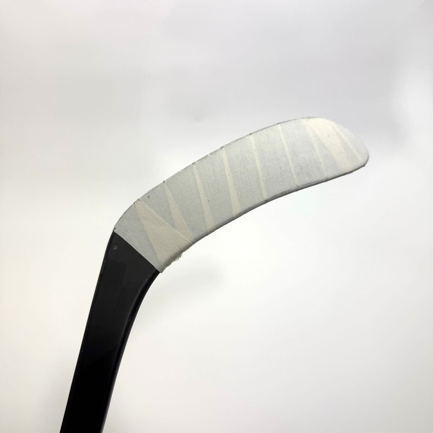 Used Left Black CCM Jetspeed FT7 Pro | 80 Flex P28 Curve Grip | BH422 - Top Flight Hockey