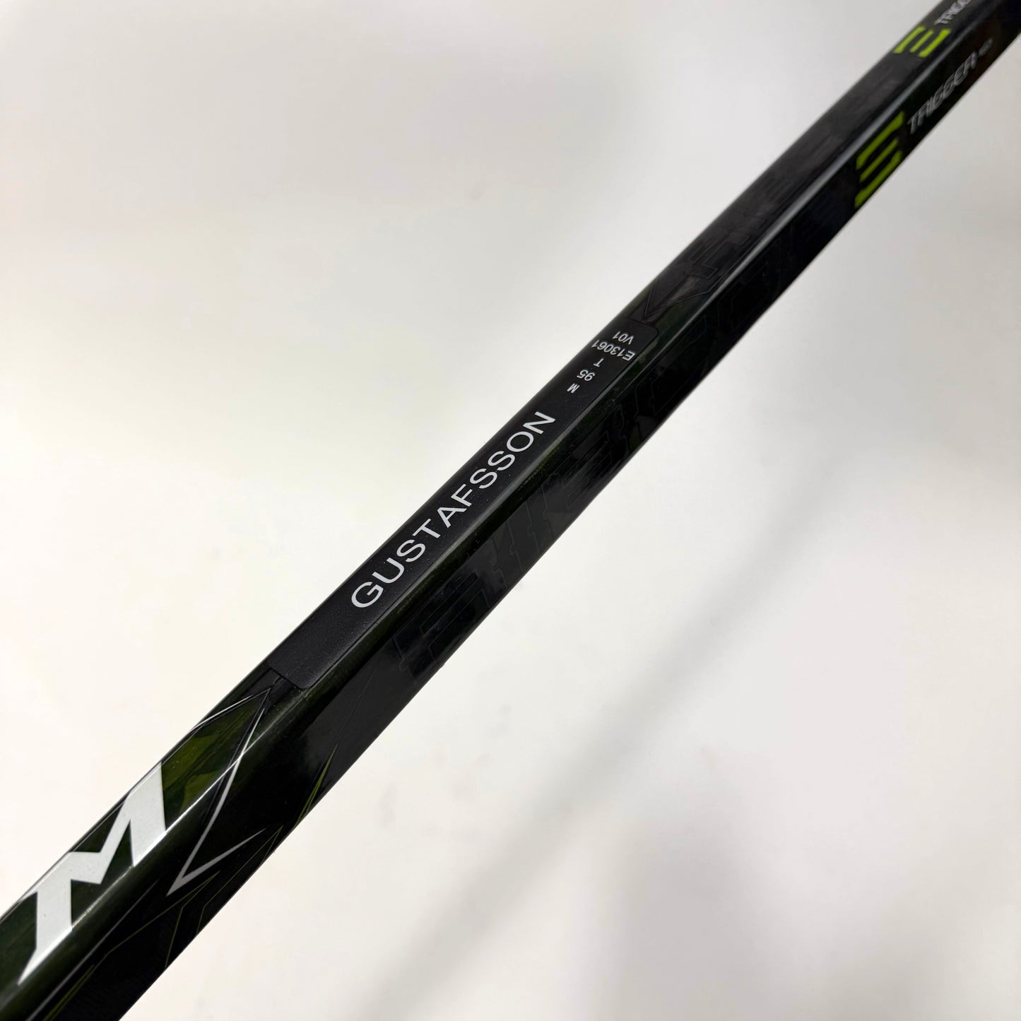 Used Left CCM Ribcor Trigger ASY | 95 Flex P28 Curve Grip | R163