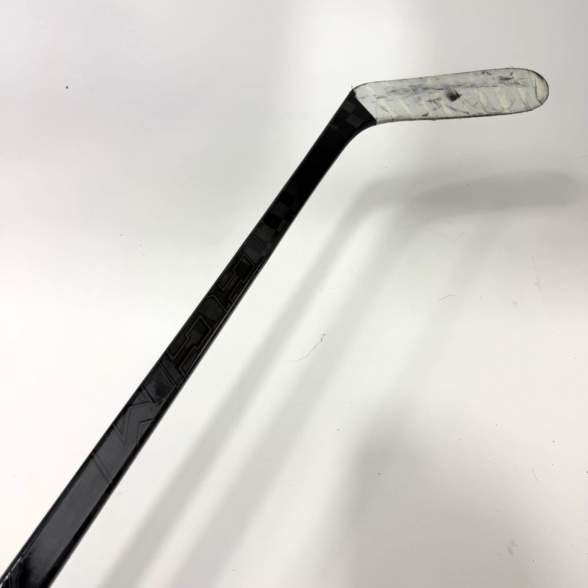 Used Right CCM Tacks XF Ghost | 95 Flex P28M Curve Grip | AB187 - Top Flight Hockey