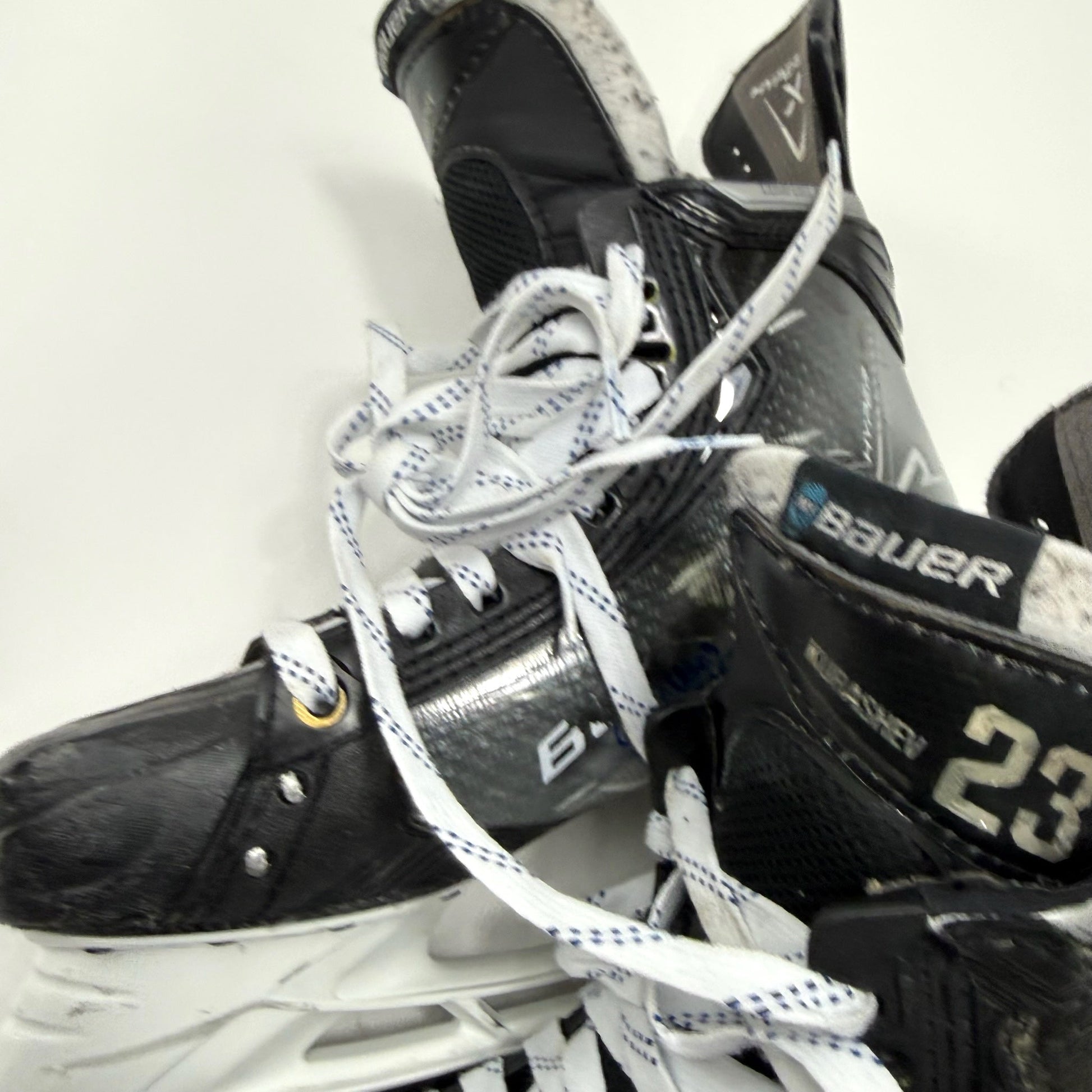 Used Bauer Vapor Hyperlite Skates | 8 1/2 C | Kurashev | BH391 - Top Flight Hockey
