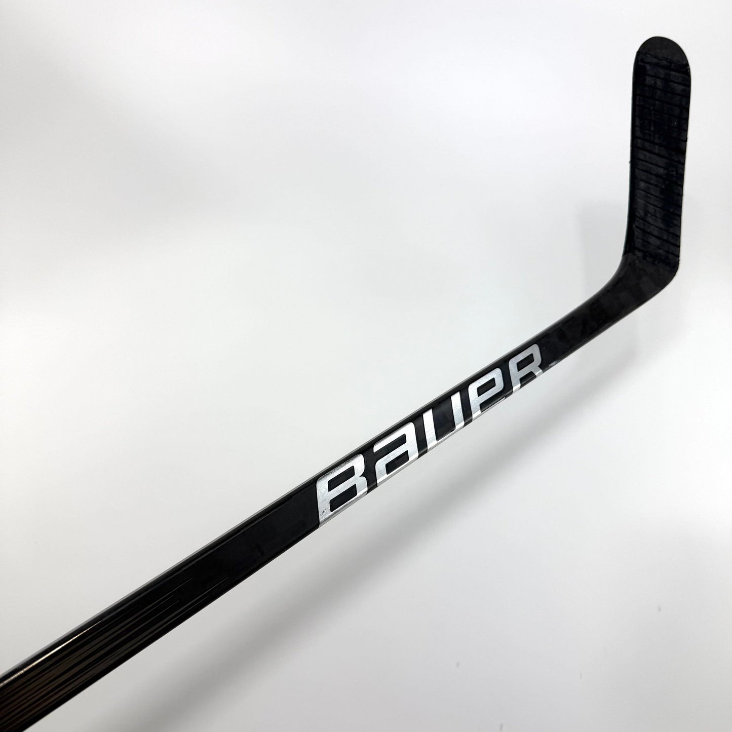 Used Left Black Bauer Vapor Hyperlite 2 | 107 Flex P92M Curve Grip | A486